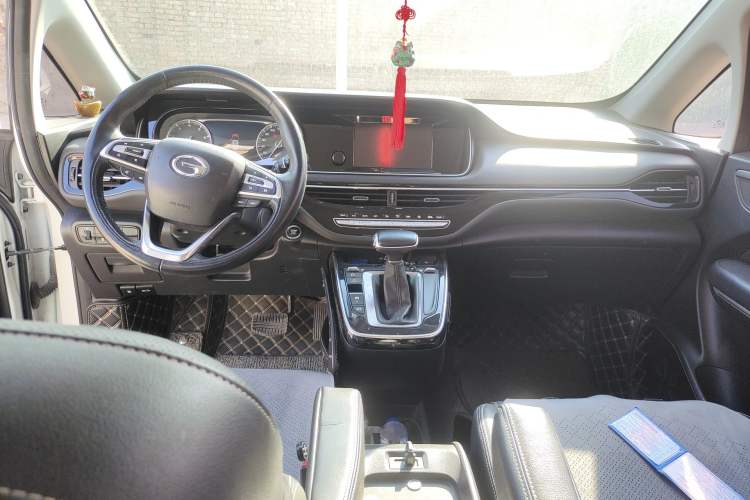 Used GAC Trumpchi M6 2021 270T DCT Luxury Edition (7-seater) Center Console