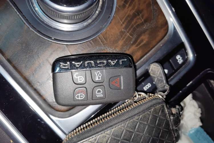 Used Jaguar XFL 2017 XFL 2.0T 200PS Luxury Edition Vehicle Key