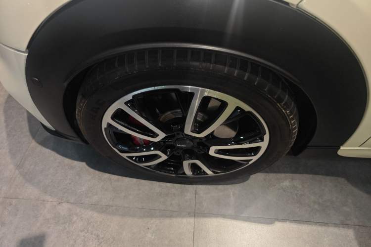Used MINI JCW 2023 2.0T JOHN COOPER WORKS Pat Moss Commemorative Edition Left Front Wheel Hub