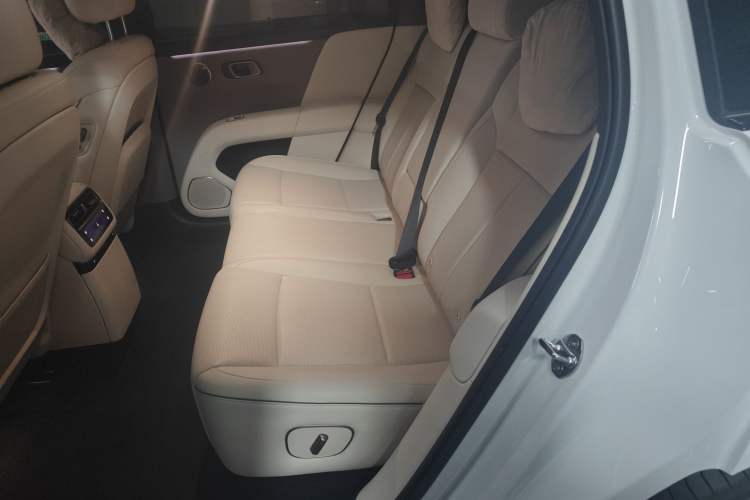 Used Li Auto Li Auto i6 2025 Model Two-Wheel-Drive Standard Type