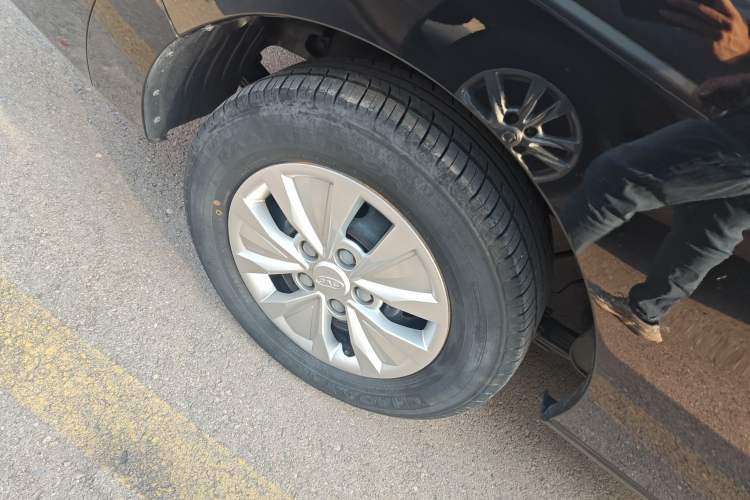 Used JAC Refine M3 2022 PLUS 1.8L 7-seater Standard Model