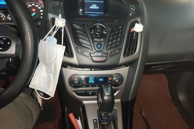 Used Ford Focus 2012 Sedan 1.6L Automatic Fashion Edition