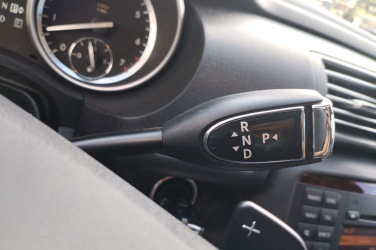 Used Mercedes-Benz R-Class 2011 R 350 L 4MATIC Gear Lever