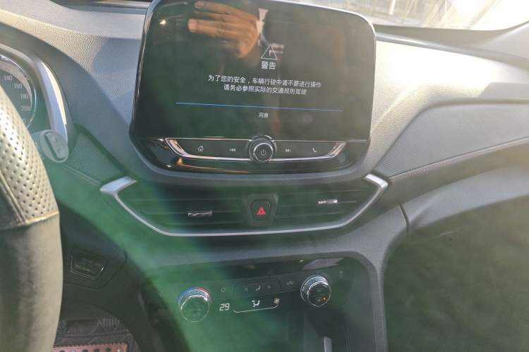 Used Chevrolet Orlando 2019 Redline 530T Automatic Enjoyment Version (5+2 Seating) China VI Audio And AC Panel