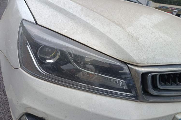 Used Geely Auto Emgrand 2018 1.5L Manual Upward Connect Edition Right Front Headlight