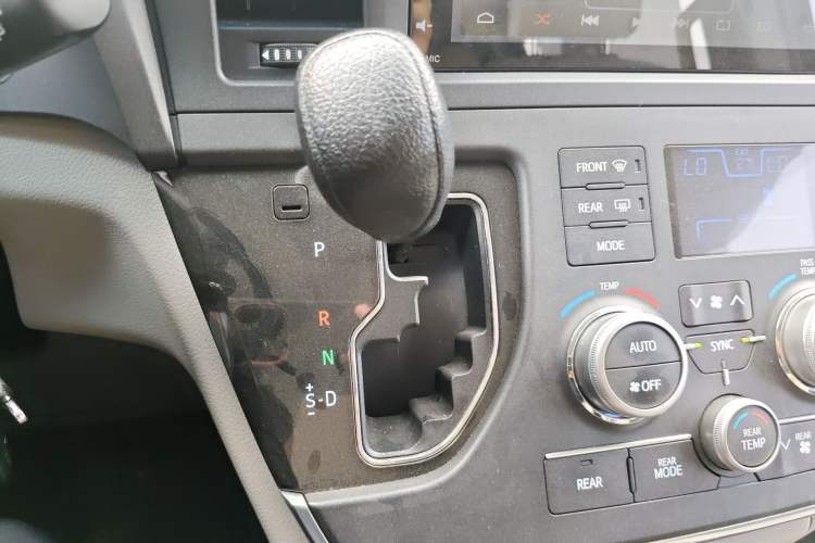 Used Toyota SIENNA  Gear Lever