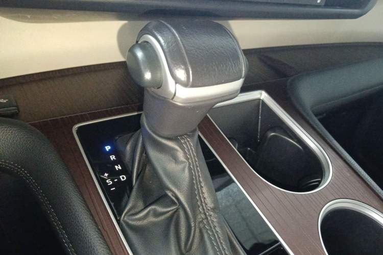 Used Toyota Granvia 2023 2.5L Hybrid Prestige PLUS Edition
