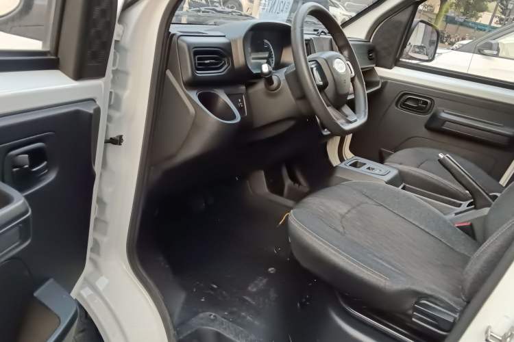 Used Karry Jiangtun E7 2024 Mingchuang 6-Seater Version
