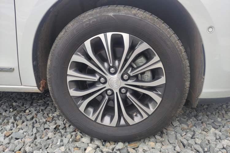 Used Buick GL8 2021 Land Cruiser Executive Class 652T Luxury Model