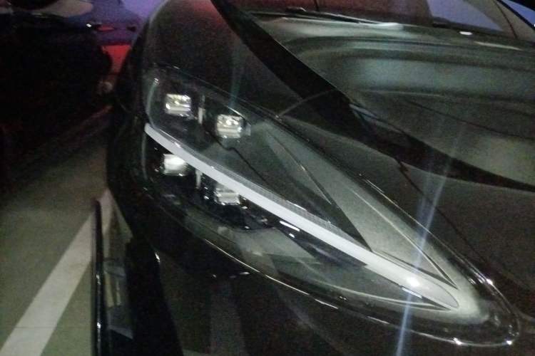 Used Xiaomi Auto SU7 Ultra 2025 Ultra Model Right Front Headlight