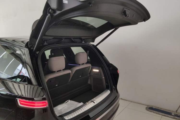 Used Nio ES8 2026 Model 6-seat Executive Luxury Edition Trunk