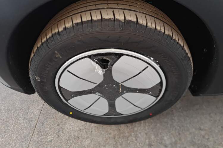 Used Geely Galaxy Geome 2025 410 km Free Version
