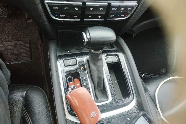 Used GAC Trumpchi GS8 2017 320T Two-Wheel Drive Luxury Smart Connectivity Version (7 Seats)
