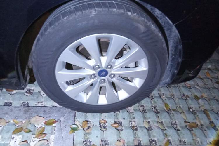 Used Ford Taurus 2017 EcoBoost 180 Luxury Model