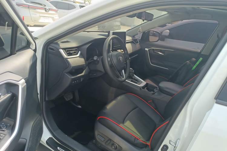 Used Toyota RAV4 2020 2.0L CVT Two-Wheel Drive Fashion Edition Driver Seat