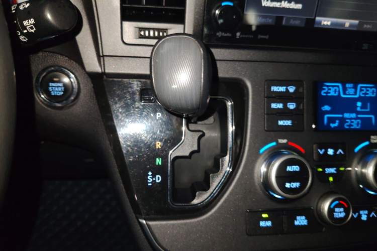 Used Toyota SIENNA 2016 3.5L Two-Wheel Drive 7-Seater Parallel Import
