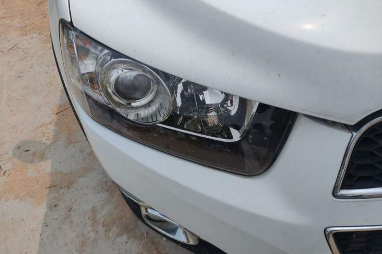 Used Chevrolet Captiva 2013 2.4L Two-Wheel Drive City Edition 7-Seater Right Front Headlight