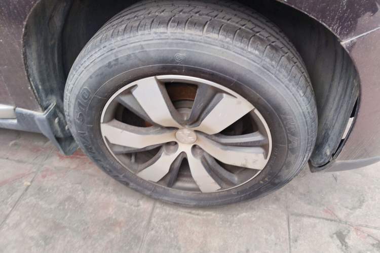 Used Peugeot 2008 2014 1.6L Automatic Navigation Edition Right Front Wheel Hub