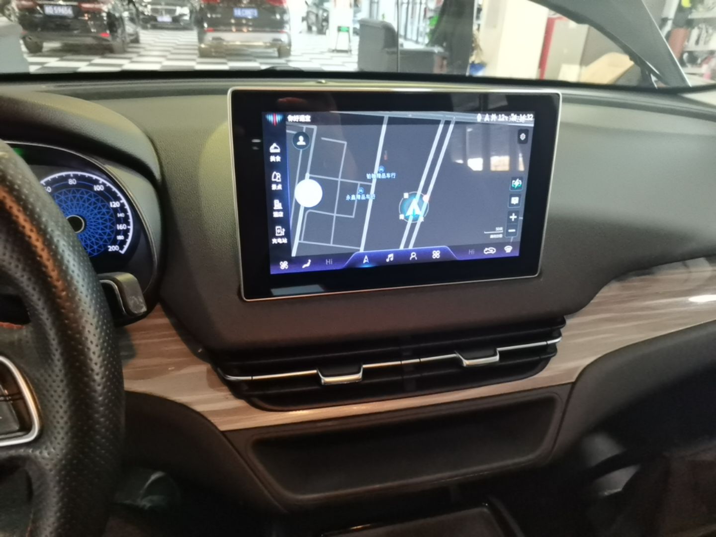 Hongqi E-QM5 2024 610 km PLUS — снимка 15