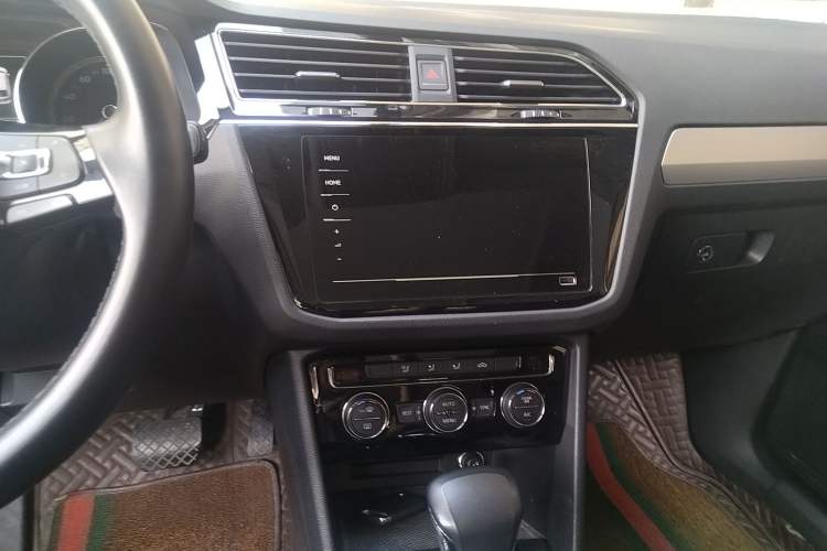 Used Volkswagen Tiguan L 2019 Updated Version 330TSI Automatic Two-Wheel Drive Panoramic Comfort Edition China VI Standard