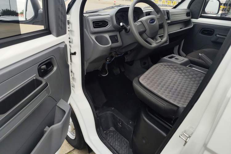 Used Karry Jiangtun E5 2024 268 km Range Open-Window 6-Seater Version
