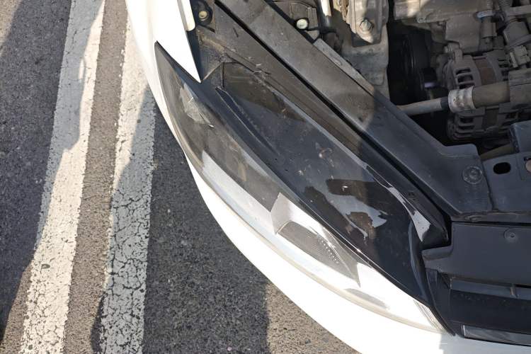 Used Volkswagen Golf 2015 1.6L Automatic Comfort Model Right Front Headlight