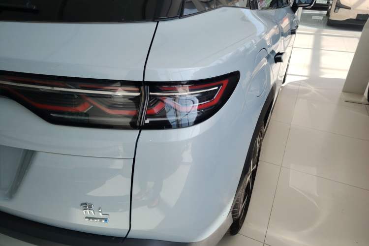 Used BYD Song L DM-i 2025 Intelligent Driving Version 160 km Beyond-Range Type
