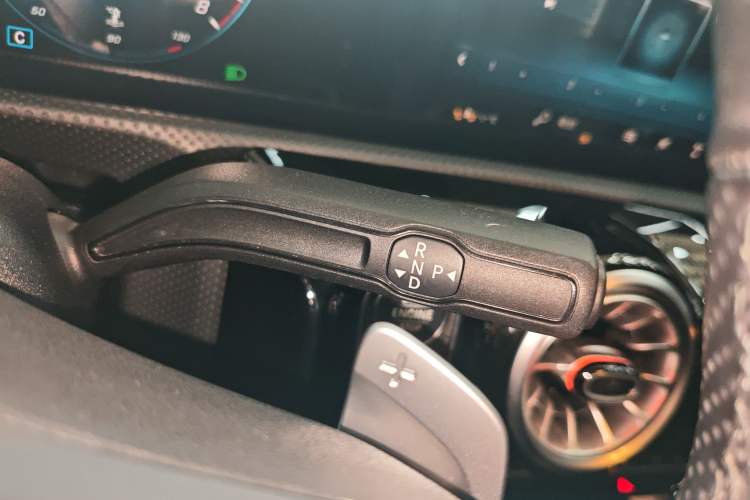 Used Mercedes-Benz A-Class 2022 Restyled A 200 L Sport Sedan Fashion Version Gear Lever