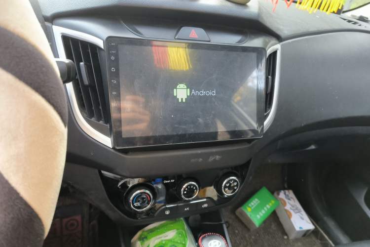 Used Hyundai ix25 2017 1.6L Automatic Smart Version Audio And AC Panel