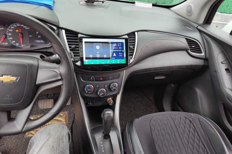 Used Chevrolet Trax 2017 1.4T Automatic Two-Wheel Drive Comfort Version Audio And AC Panel