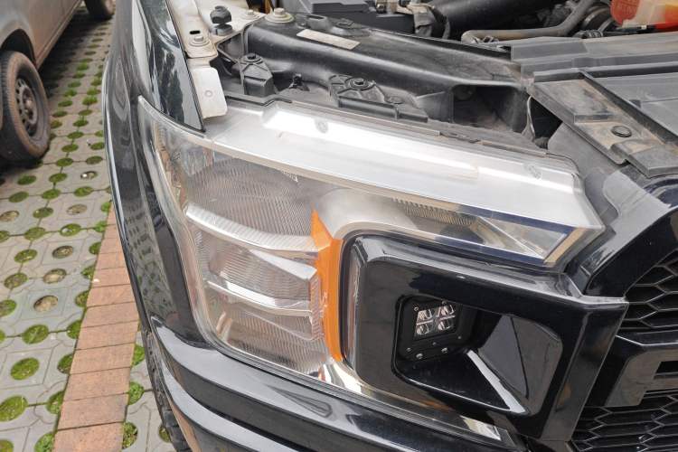 Used Ford F-150 Raptor 
