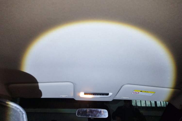 Used Nissan Kicks 2017 1.5L CVT Cool Enjoy Edition Headliner