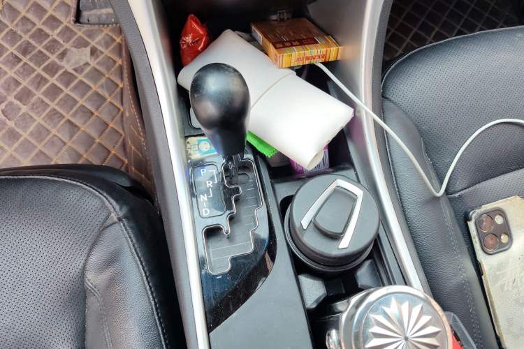 Used Hyundai Sonata 2014 2.4L Automatic Leading Edition China V Standard Gear Lever