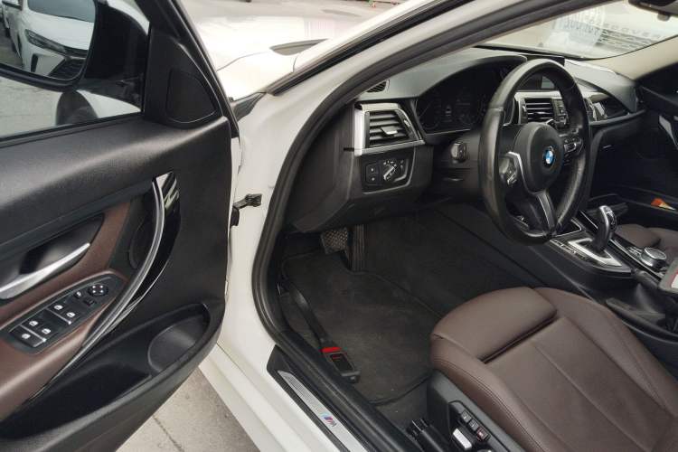 Used BMW 3 Series 2018 320Li Leading Model M Sport Package