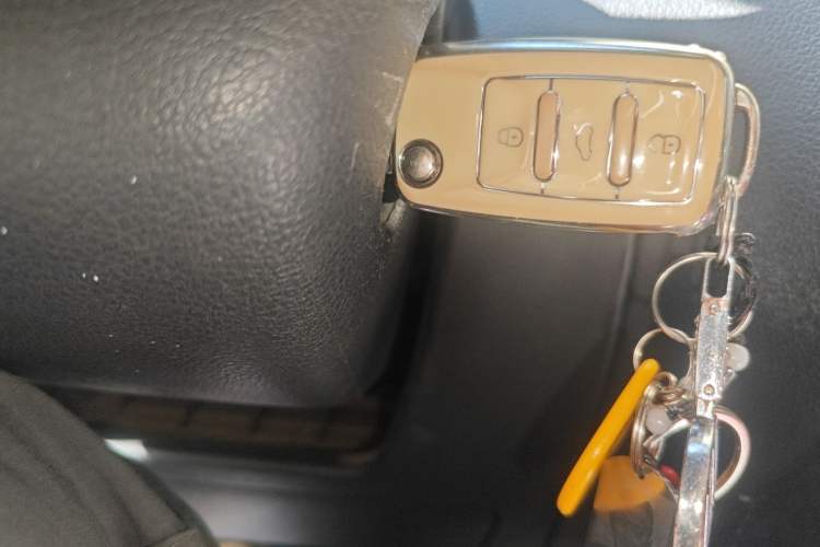 Used Volkswagen Polo 2016 1.6L Automatic Comfort Model Interior 1