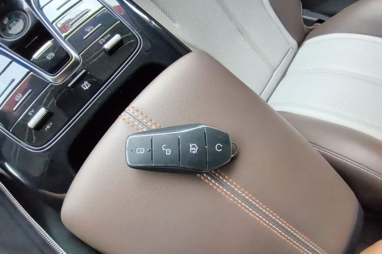 Used BYD Qin PLUS 2024 HONOR Edition DM-i 55KM Leading Model
