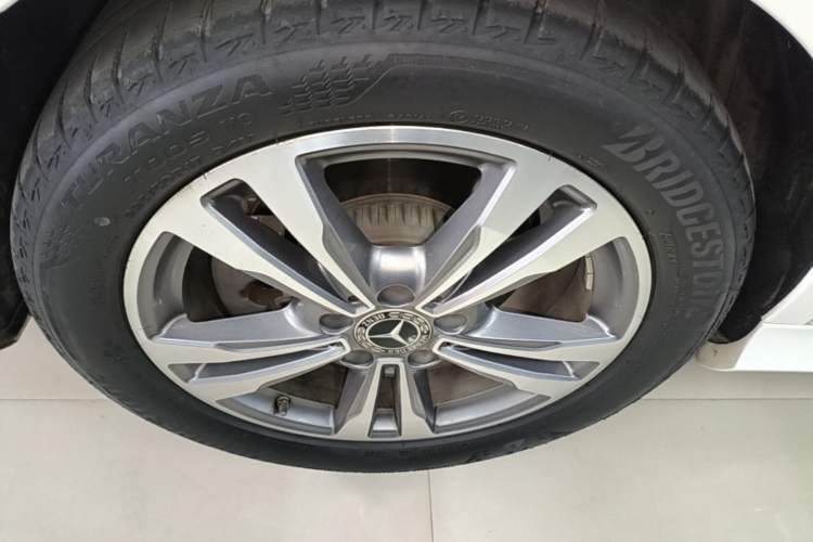 Used Mercedes-Benz C-Class 2021 C 200 L Fashion Edition Sport Version Right Rear Wheel Hub