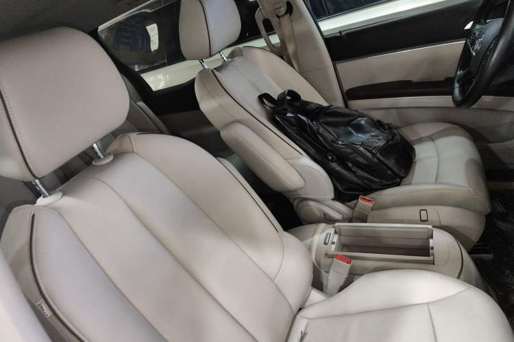 Used Buick GL8 2021 Land Cruiser Executive Class 652T Luxury Model