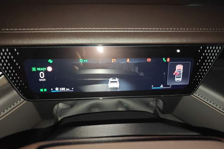 Used Wey Mocha 2021 2.0T Two-Wheel-Drive Ultra-Strong Version Instrument Cluster