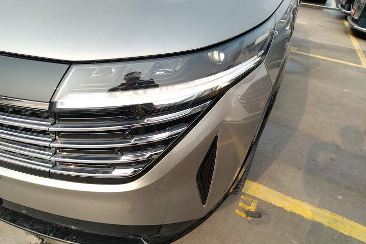 Used Nissan Pathfinder 2024 380 VC-TURBO Four-Wheel Drive Intelligent Driving Version 6 Seats Left Front Headlight