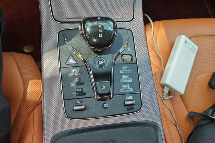 Used BYD Han 2022 DM-i 121KM Luxury Model Gear Lever