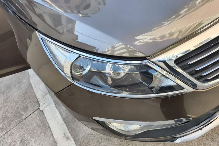 Used Kia Sportage R 2011 2.4L Automatic 4x4 Premium Edition Right Front Headlight