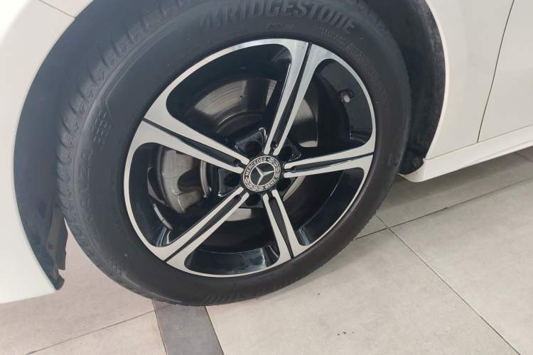 Used Mercedes-Benz A-Class 2023 A 200 L Fashion Model Left Front Wheel Hub