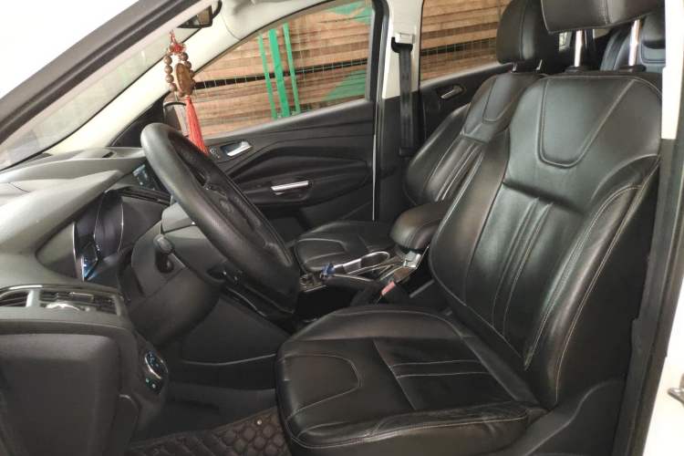 Used Ford Kuga 2013 2.0L GTDi Four-Wheel-Drive Sport Model Left Front Seat