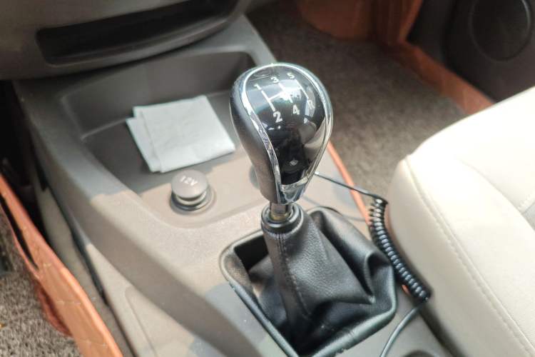 Used Wuling Hongguang 2014 1.5L S Standard Version Gear Lever