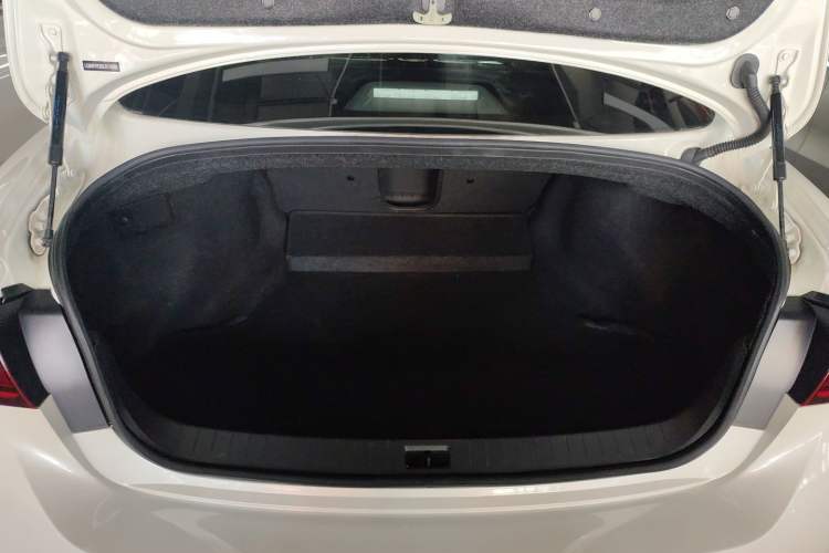 Used Infiniti Q50L 2018 2.0T Comfort Edition China VI Standard
