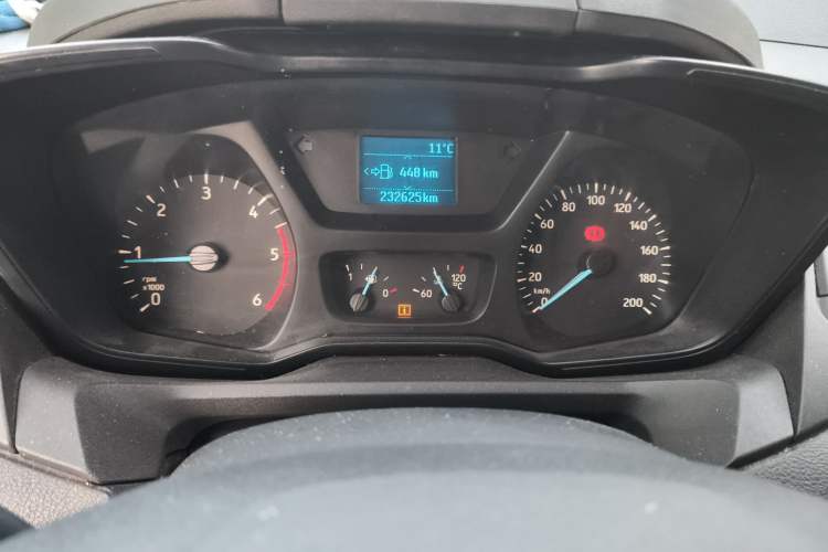 Used Ford Transit 2021 2.0T Diesel Manual Advanced Commercial Traveler Mid-axle Mid-roof 7-Seater China VI
