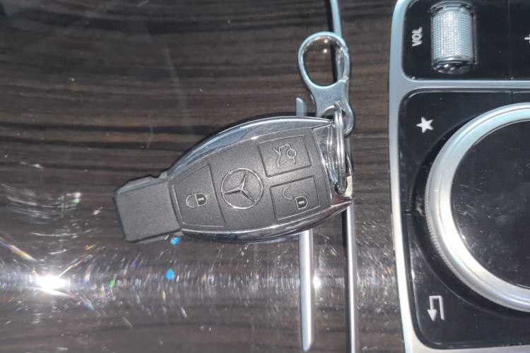 Used Mercedes-Benz GLC 2019 GLC 260 L 4MATIC Luxury Model Interior 1