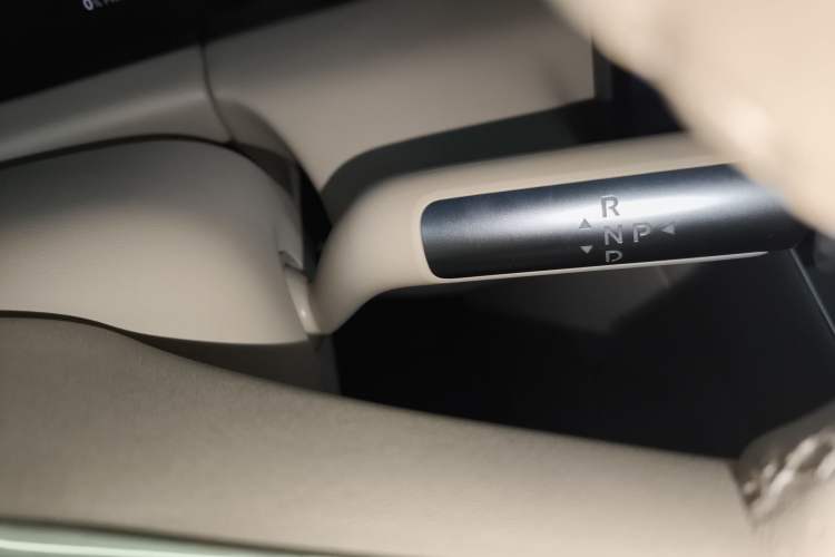 Used Hima AITO M5 2024 Extended-Range Max RS Four-Wheel Drive Advanced Intelligent Driving Version Gear Lever