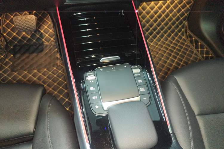 Used Mercedes-Benz GLB 2022 GLB 220 Dynamic Edition Gear Lever